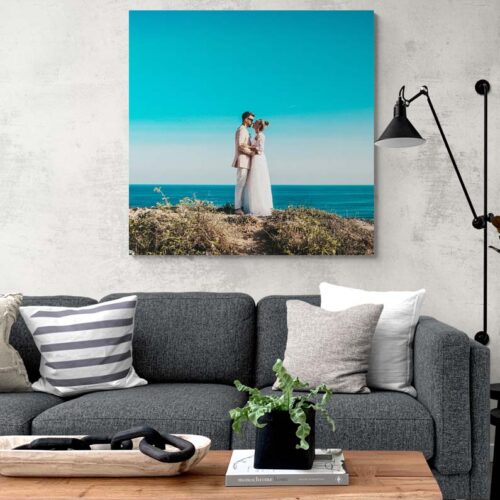 Transformă-ți amintirile în cadouri superbe cu Tablourile Canvas Pătrate personalizate!