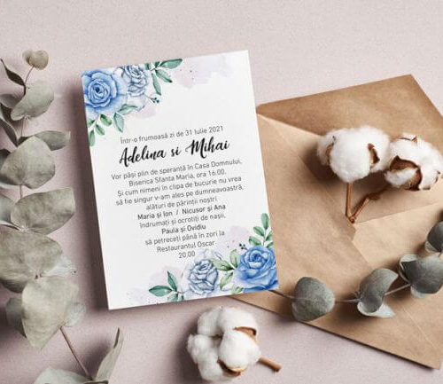 invitatie motiv floral albastru Alege acum un cadou personalizat