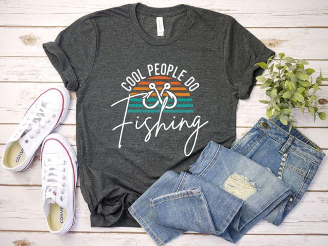 tricou cool people do fishing Alege acum un cadou personalizat