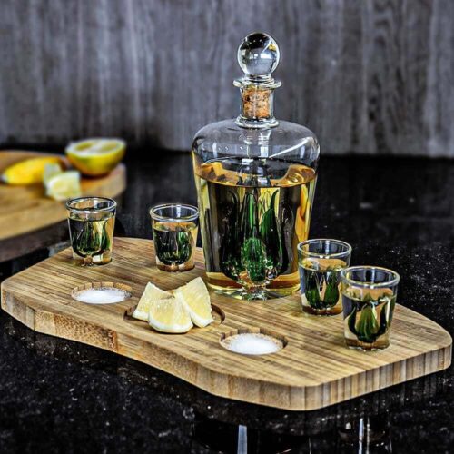 SET decantor Tequila de lux 840 ml cu 4 pahare pe suport de lemn