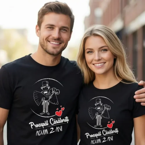 Set Tricouri Cuplu Personalizate – Proaspat Casatoriti acum 2 ani