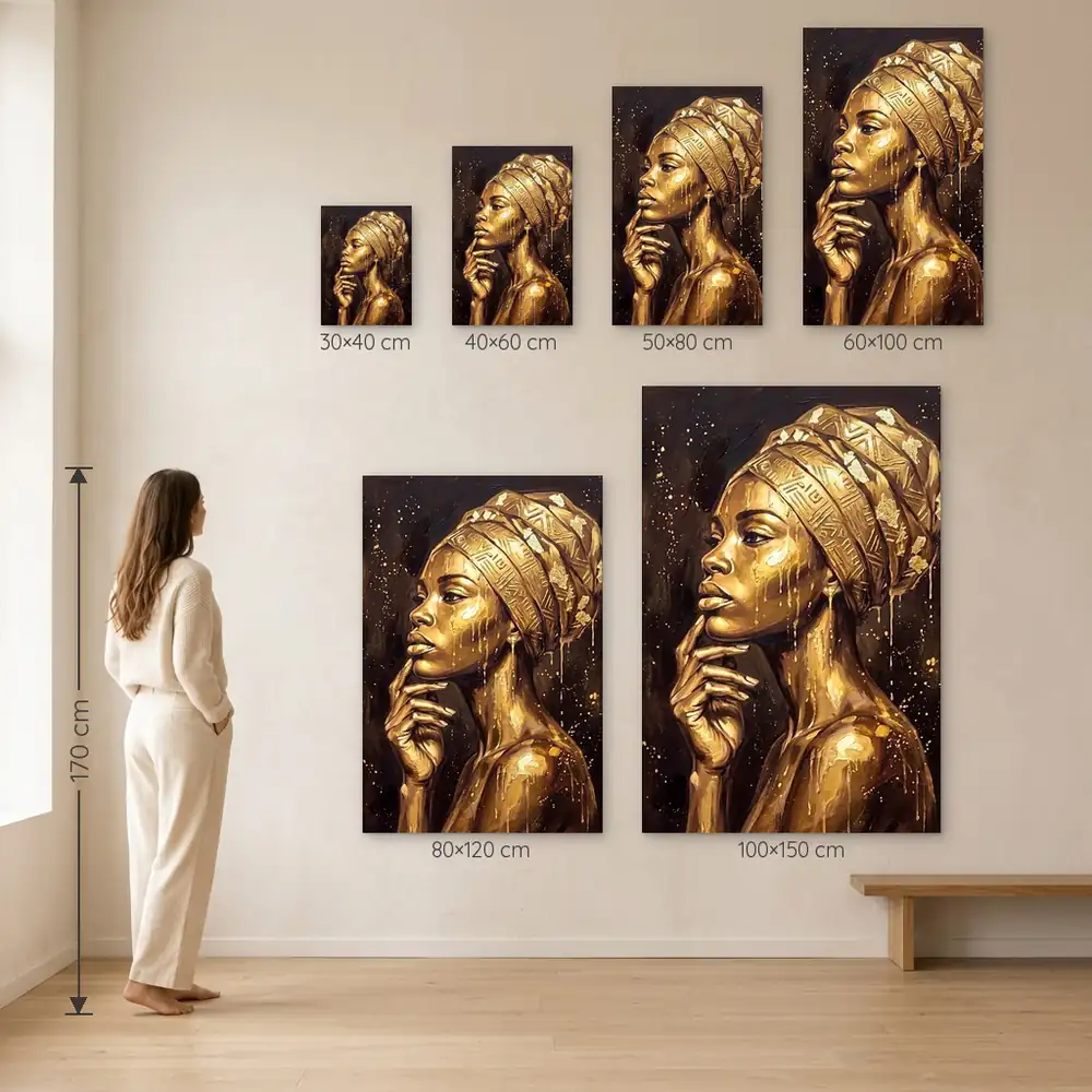 Tablou Canvas Femeie Africană – Regina de Aur – dimensiuni disponibile (30×40, 40×60, 50×80, 60×100, 80×120, 100×150 cm) pe perete, la scară reală lângă o persoană de 1,70 m